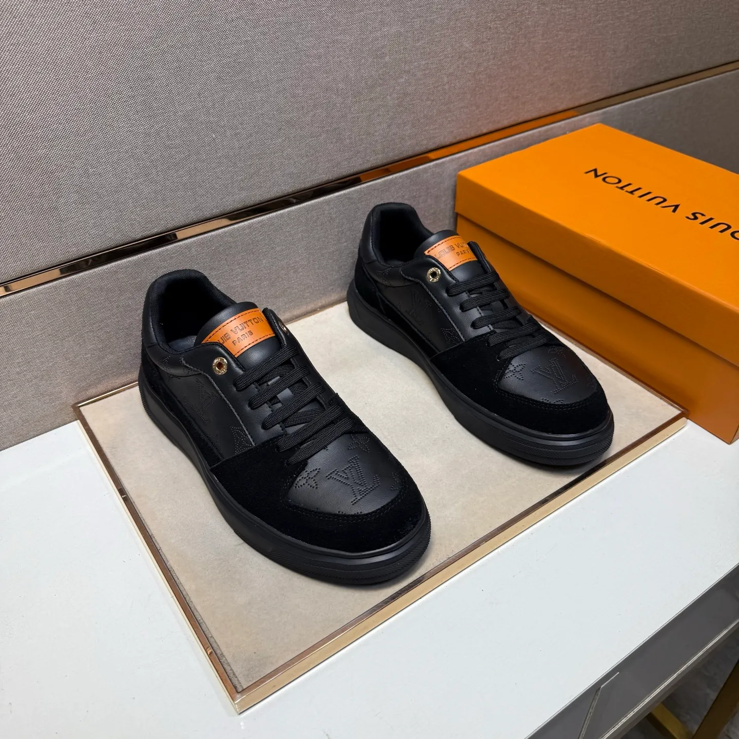 ⬛️Men's shoes 💰p400 [LV～] Men's casual shoes 2025z cabinet sales simultaneously 🔶Size: 38-44 #️⃣ 🔷2 colors🔜The upper is made of multi-material splicing➕Mesh lining, comfortable and breathable, sole: original comfortable and wear-resistant outsole, ⚠️real thing📱photographed🎬real thing is better📢📢📢